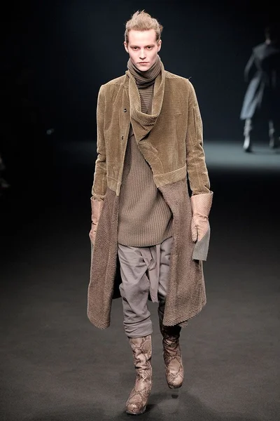 Look 14